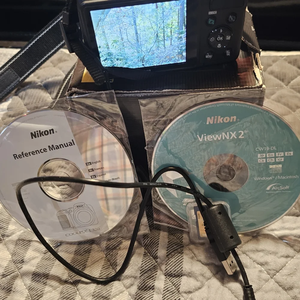 Professional brand Nikon l330 digital camera with video see beautiful pictures